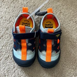 NWT Oshkosh Bgosh Sandals